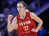 Caitlin Clarková z Indiana Fever se raduje.