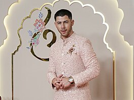 Nick Jonas na svatb� syna jednoho z nejbohat�ích mu�� Asie (12. �ervence 2024)