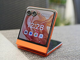 Motorola Razr 50