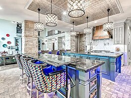 Záv�sná sv�tla v�ak v�dy p�sobí velmi luxusn�. 