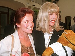 Jorga Kotrbová a Loretta Switová v Praze (18. zá�í 1996)