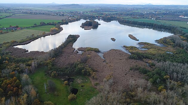 V prvn� z�n� chr�n�n� krajinn� oblasti prob�hne rozs�hl� obnova okol� nejv�t��ho rybn�ka �esk�ho r�je �abakoru.