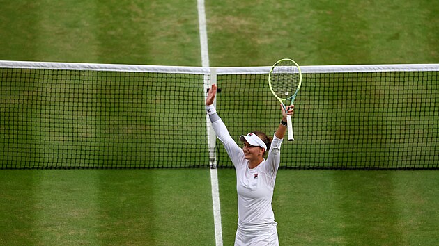 esk tenistka Barbora Krejkov slav vtzstv v semifinle Wimbledonu.