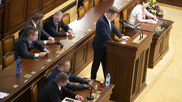 V Poslaneck snmovn dnes pokrauje mimodn schze, kter se zabv nvrhem na zven televiznch a rozhlasovch poplatk. Tento nvrh vyvolal znanou debatu, zejmna mezi opozinmi stranami, kter jej povauj za dal finann zt pro obany. (12. ervence 2024)
