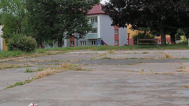 Voln a pomrn velk prostranstv ped Vikou je v neutenm stavu. Msto zvauje, jak jej promnit.