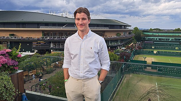Wimbledon Dünya Şampiyonu.  Jak Dostál sabah spor yaptı ve ardından Krejčíková'nın peşine düştü
