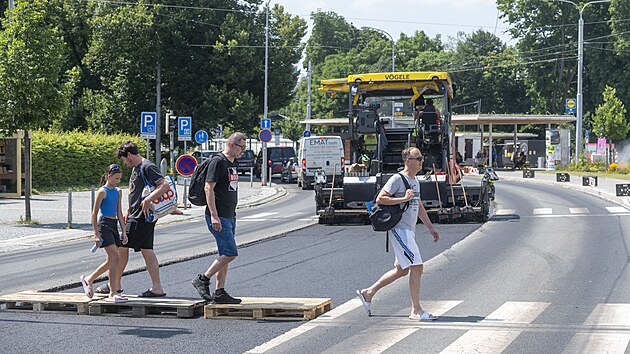 V centru Zlna silnii opravuj tdu Tome Bati ve smru na Otrokovice. Tvo se kolony. (ervenec 2024)