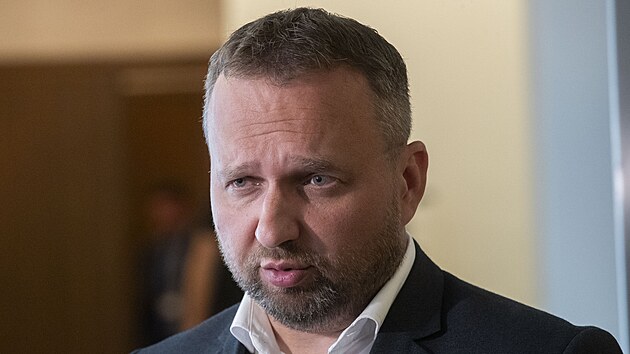 Ministr pr�ce a soci�ln�ch v�c� a p�edseda KDU-�SL Marian Jure�ka ve Sn�movn�