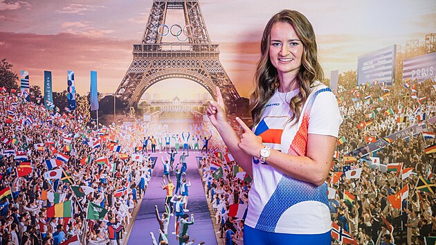 Barbora Krejčíková ve sportovním úboru z olympijské kolekce.