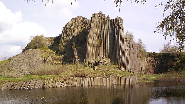 Panská skála pat�í k oblíbeným turistickým cíl�m.