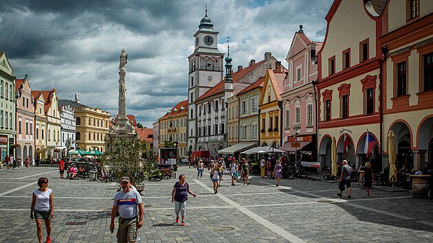 Centrum Tebon je v lt pln turist, letos zjem vak nen takov.