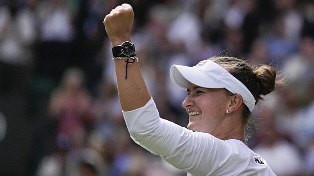 Barbora Krejkov slav vtzstv ve tvrtfinle Wimbledonu.