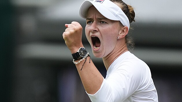 Barbora Krejkov se raduje z vtzstv ve tvrtfinle Wimbledonu.