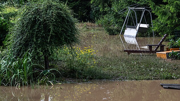 Hasii likviduj nsledky bouky a vydatnho det v Plotiti nad Labem. (11. ervence 2024)