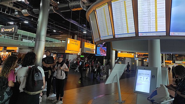 Vpadek IT systm zpsobil chaos i na letiti Schiphol v Amsterdamu. (19. ervence 2024)