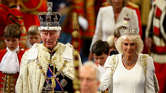 Krl Karel III. a krlovna Camilla na oteven zasedn novho obdob britskho...