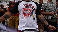 Stovky lidí si ve Var�av� p�ipomn�ly 81. výro�í voly�ského masakru. (11....