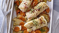 Treska zape�ená s celerem, karotkou a bramborami