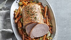 Vep�ov� maso pe�en� se zeleninou v papilot�