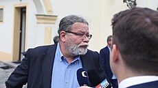 Premiér Petr Fiala přijal v Kramářově vile nově zvolené europoslance. Během...