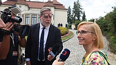 Premiér Petr Fiala přijal v Kramářově vile nově zvolené europoslance. Během...