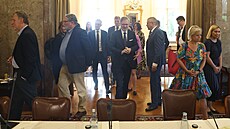 Premiér Petr Fiala přijal v Kramářově vile nově zvolené europoslance. Během...