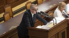Poslanci na mimo�ádné sch�zi projednávají vládní návrh na zvý�ení pravidelných...