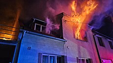 Sedm hasi�ských jednotek od rána zasahovalo u po�áru rodinného domu v obci...