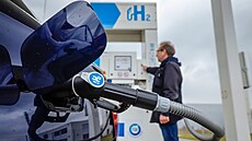 Zamrznutí �erpací hlavice je jen jedním z mnoha neduh�, na které Toyoty Mirai...