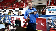 Dv desítky zájemc si spolu s hokejisty zkusily testy k policii. Na výkony...