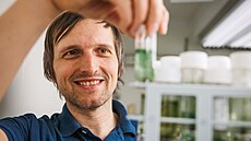 Botanik Petr Dvo�ák.