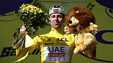 JEDNOZNANÝ LÍDR. Slovinský cyklista Tadej Pogaar (UAE) navýil v královské...