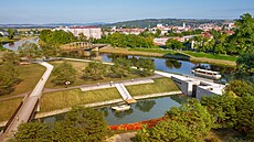 Nový p�ístav Slovácko na �ece Morav� ve Starém M�st� pojme a� padesát...