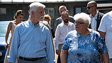 Prezident Petr Pavel prochází ostravskou kolonií Bed�i�ka s bojovnicí za...
