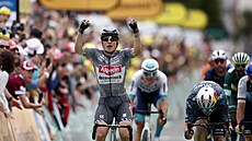 Jasper Philipsen z Alpecinu se raduje z vít�zství ve t�inácté etap� Tour de...