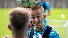 Teplice, 16. 7. 2024, trénink FK Teplice. Matj Radosta pi hlavice.
