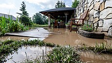 Hasii likvidují následky bouky a vydatného det v Plotiti nad Labem. (11....