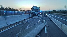 Nehoda kamionu zastavila provoz na D35 u Nemilan u Olomouce ve smru Mohelnice....