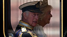 Král Karel III. a královna Camilla cestou na otev�ení zasedání nového období...