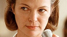 Louise Fletcherová ve filmu P�elet nad kuka��ím hnízdem (1975)