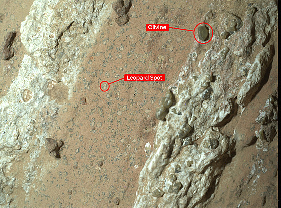 Perseverance odebrala z povrchu Marsu 21. �ervence vzorek skály ve tvaru hrotu...