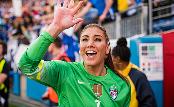 Fotbalistka Hope Solová