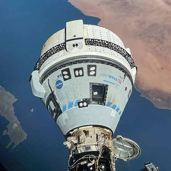 Vesmírná lo Boeing Starliner, která poprvé pivezla posádku na ISS, je...