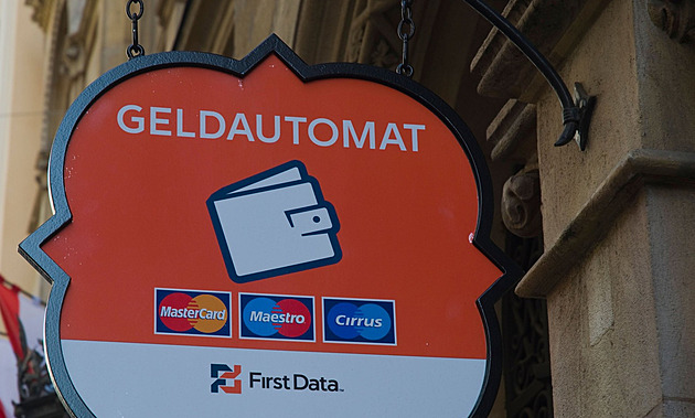Česká policie zadržela hledaného Nizozemce, v Rakousku vyloupil tři bankomaty