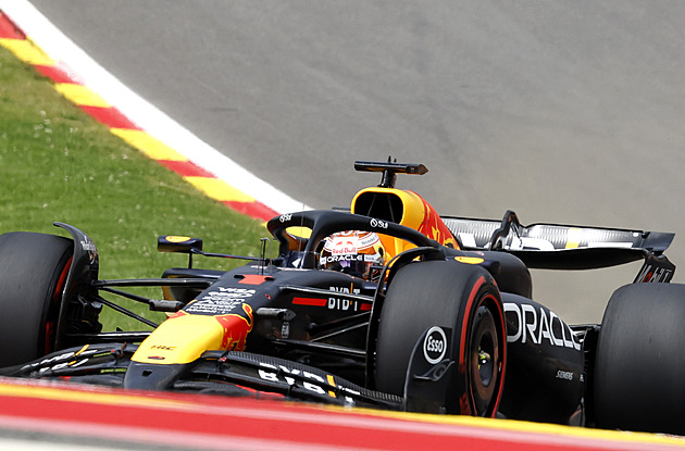 Verstappen byl nejrychlejší v prvním tréninku F1 v Belgii, dostal ale trest