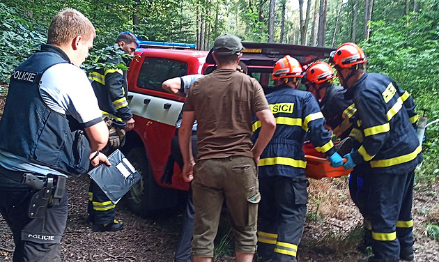 Po nehodě na Tachovsku zemřel řidič. Při cestě k zásahu bourali i hasiči