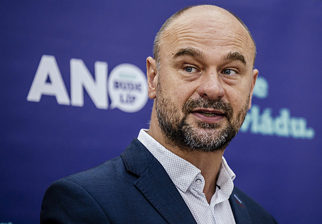 Rychlovlak do Pardubic? Nová vláda s ním nepočítá. Je mimo realitu, říká Havlíček