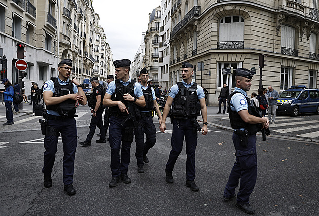 Paříž jako pevnost. V dějišti olympiády panují přísná opatření, v akci bude přes 30 tisíc policistů a vojáků