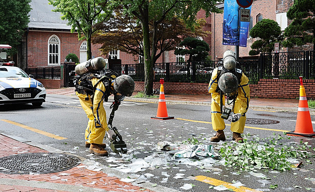 KLDR opět poslala do Jižní Koreje balony s odpadky. Dopadly k úřadu prezidenta