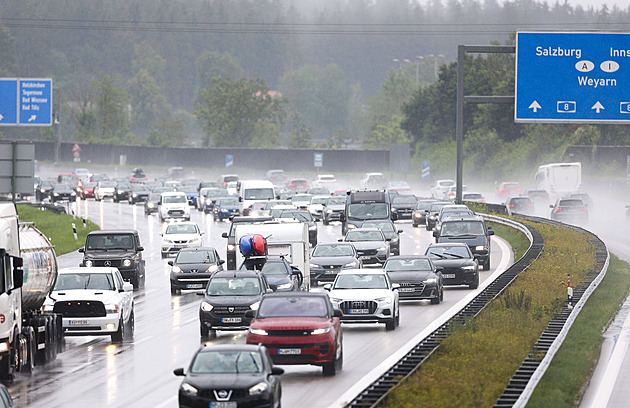 Německo čeká zátěžový víkend. Omezení hlásí tisícovka úseků dálnic, varuje autoklub